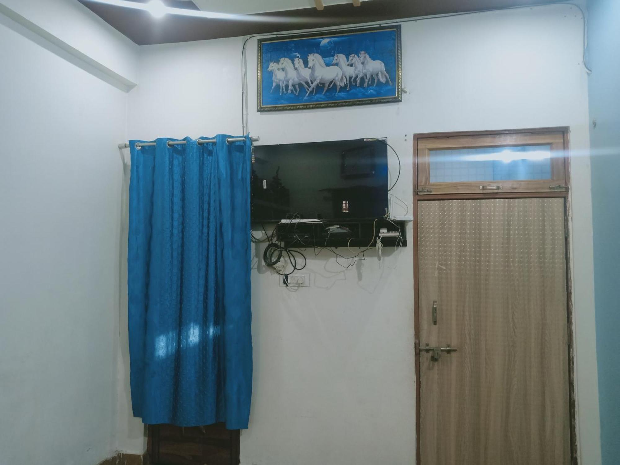 Saksham Guest House Jhusi 외부 사진