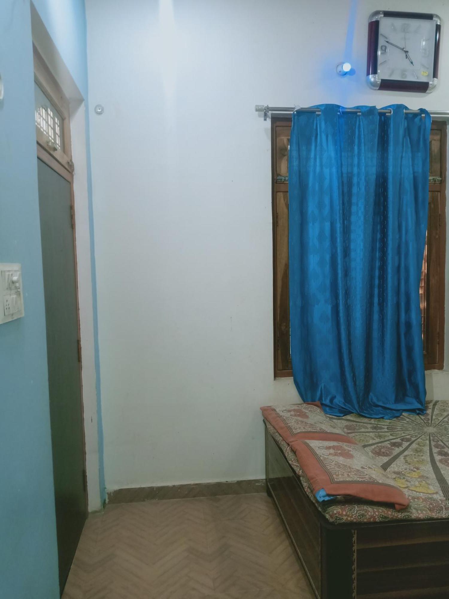 Saksham Guest House Jhusi 외부 사진